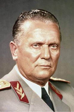 03-Tito-m.jpg (25059 bytes)